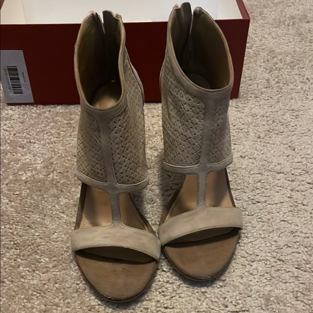 Salvatore Ferragamo Cream Heels with Textured Finish